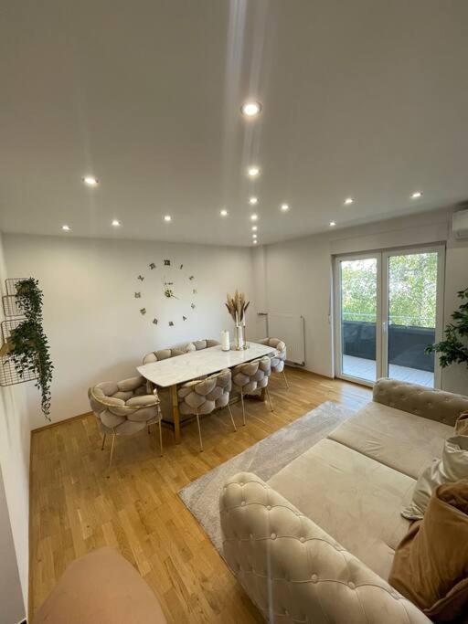 Moderne Wohnung In Der Naehe Vom Parndorf Outlet! Bruckneudorf Εξωτερικό φωτογραφία